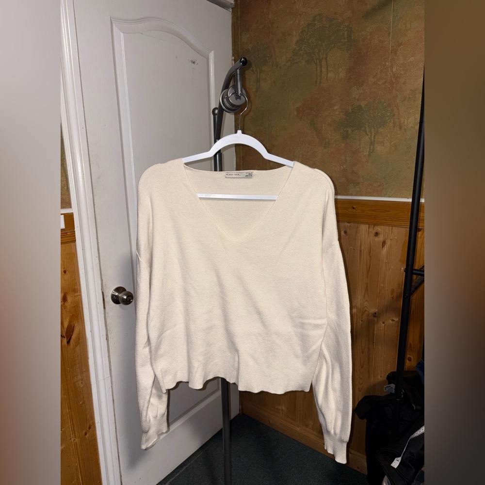 Black Tape | Cream Sweater